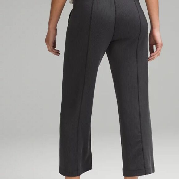 Lululemon Ribbed Softstreme Mid-Rise Wide-Leg Crop Pant 25" SOLD OUT Sz 14 Navy - Picture 5 of 16